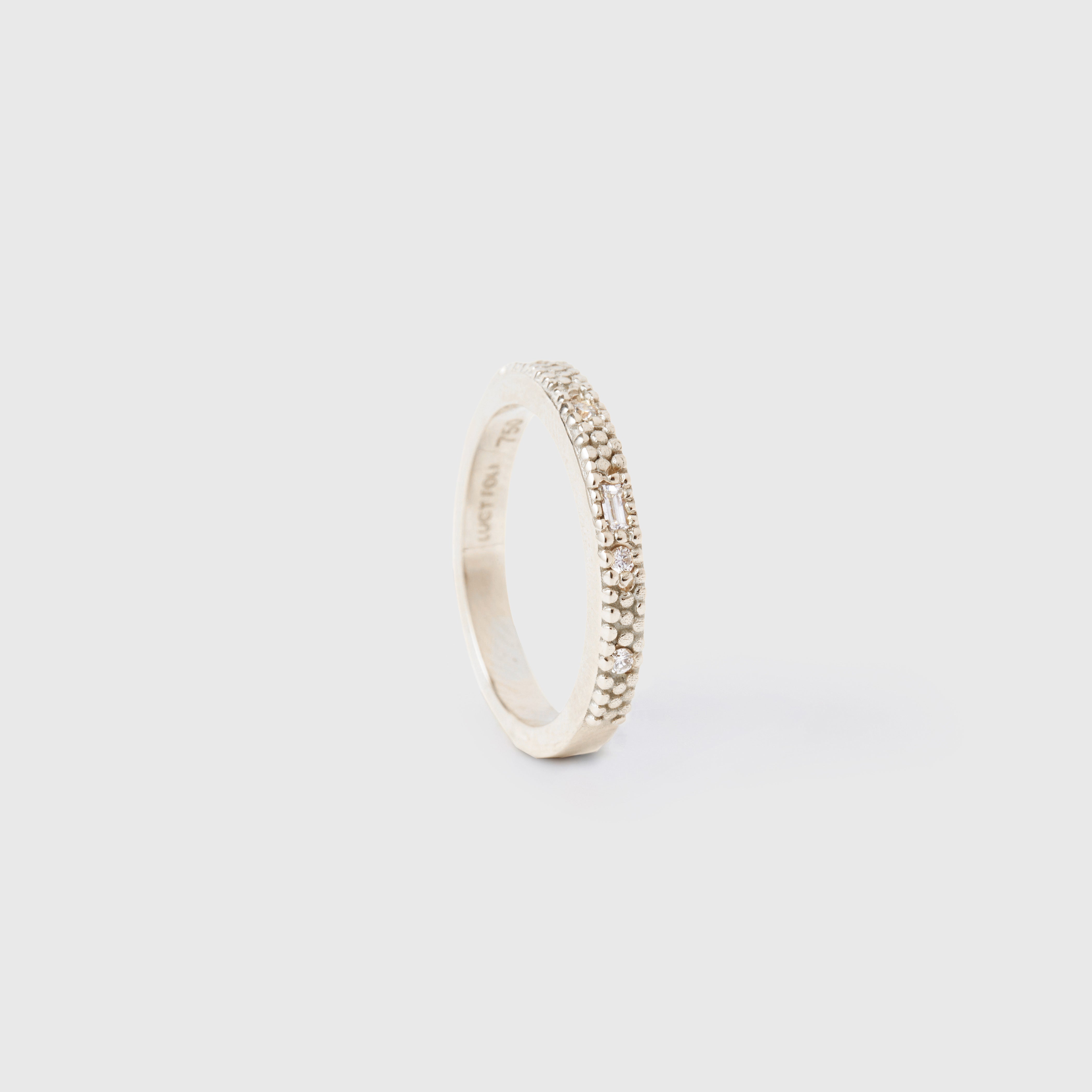18ct white gold