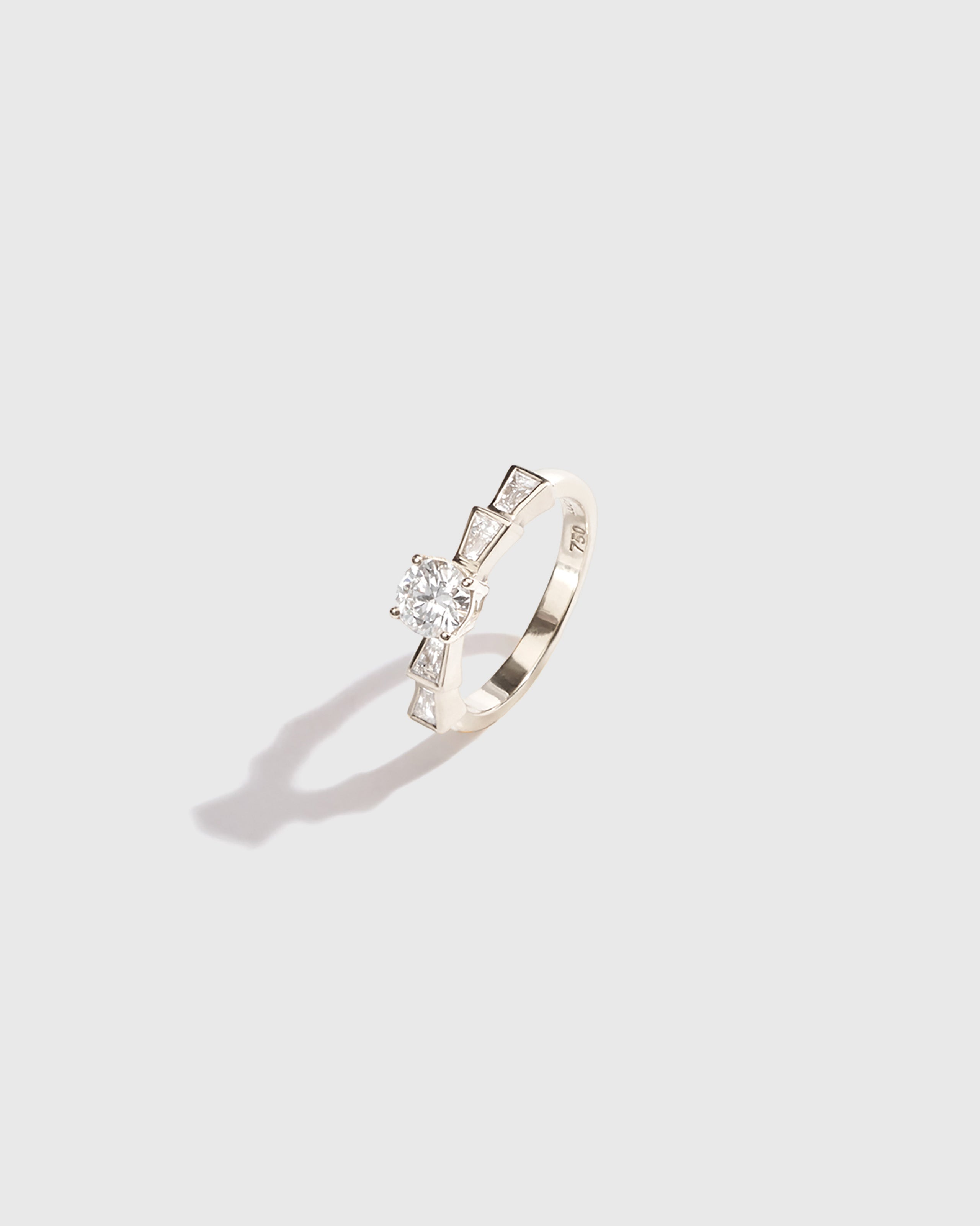 18ct White Gold 